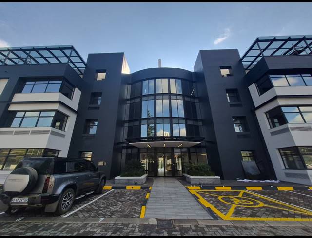 307M² OFFICE TO LET IN SANDTON CENTRAL